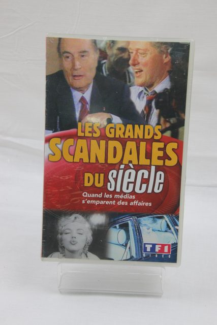 VHS Les Grands Scandales du Siècle - photo 1