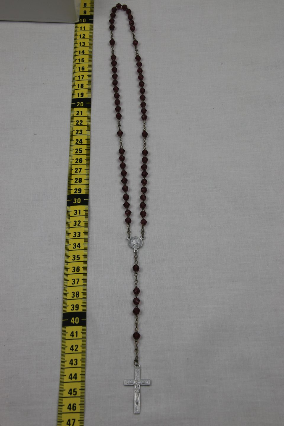 Chapelet catholique avec croix métal et perles rouges - photo 1