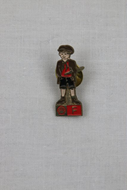 Pin's garçon Shell vintage - photo 1